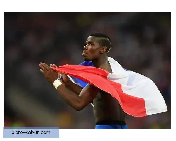 坎特在本赛季的攻防能力持续提升,成为球队中场的关键支柱 坎特在本赛季的攻防能力持续提升,成为球队中场的关键支柱